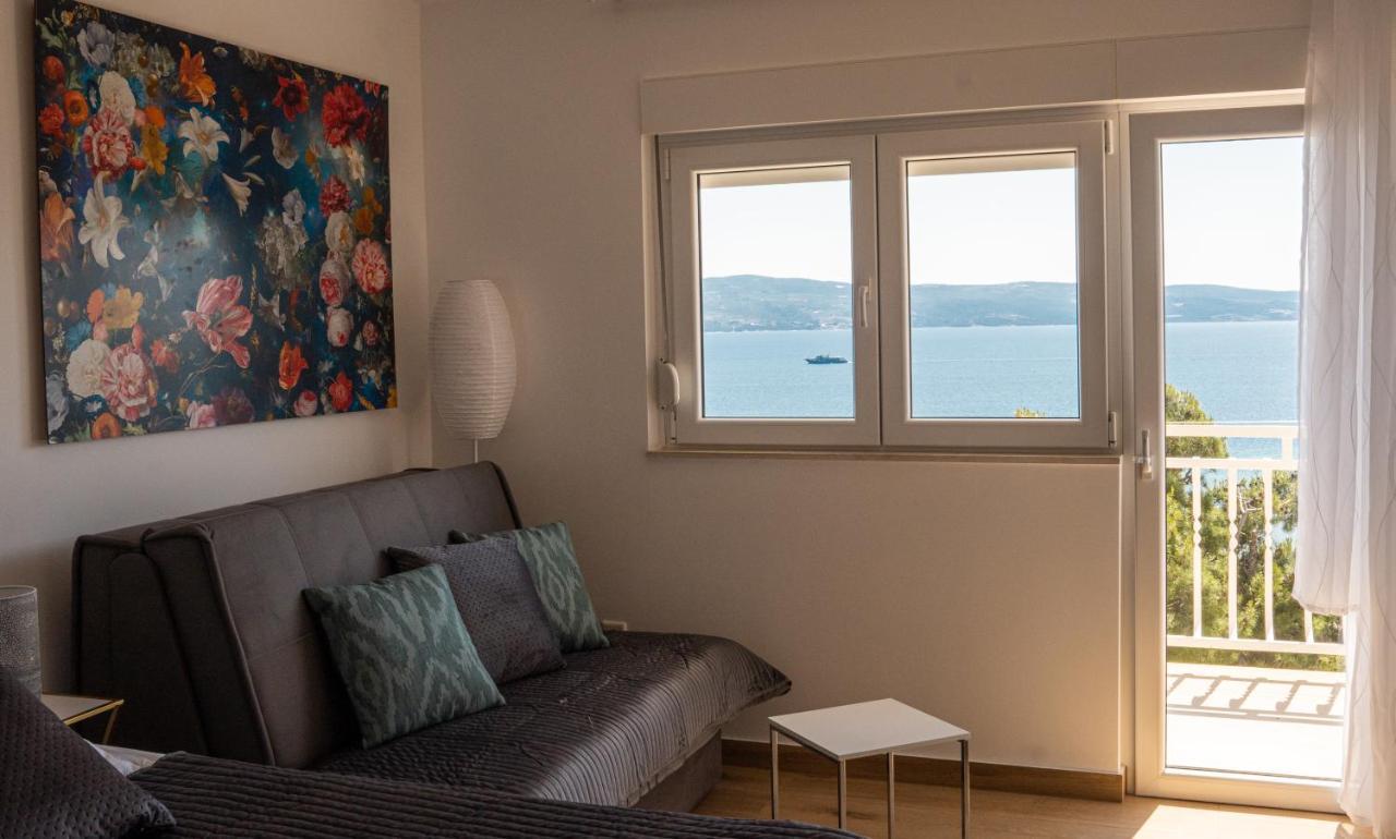 Sea And Mountain View Apartment *