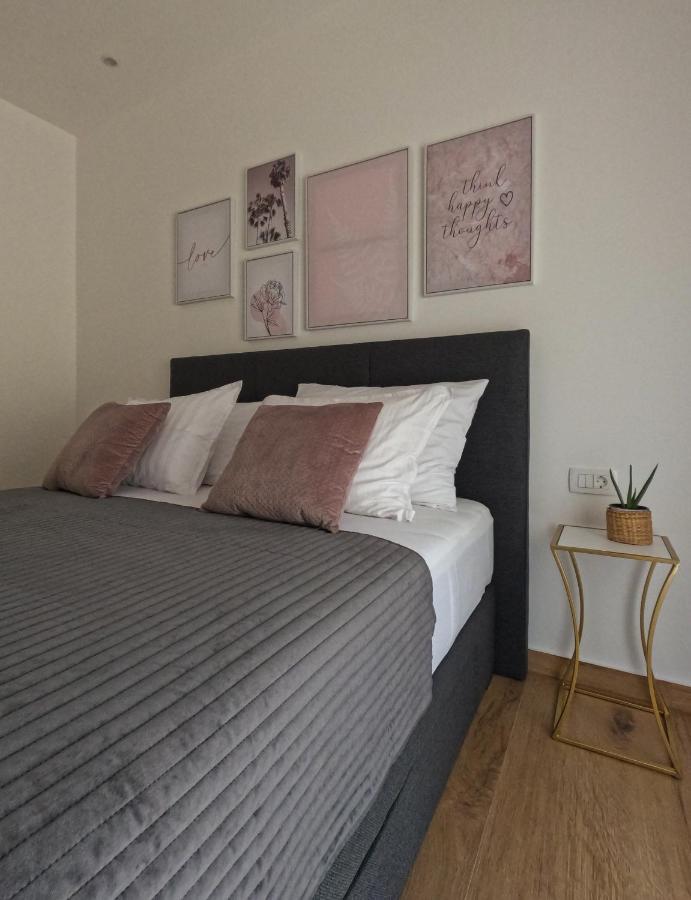 Sea And Mountain View Apartment Duce