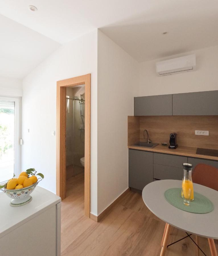 Sea And Mountain View Apartment *